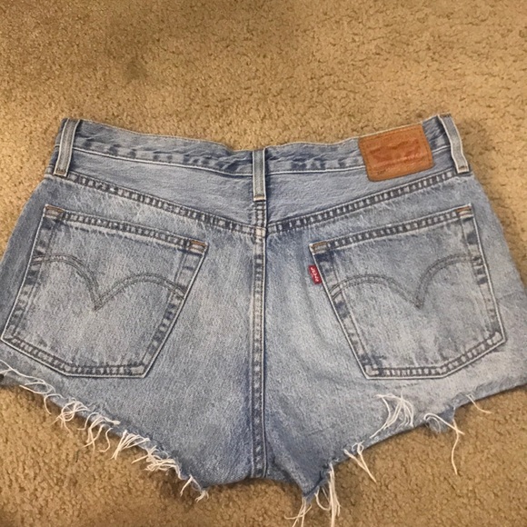 Levi's 501 high waisted denim shorts - Picture 4 of 4